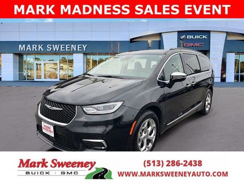 Used 2023 Chrysler Pacifica Limited image 2