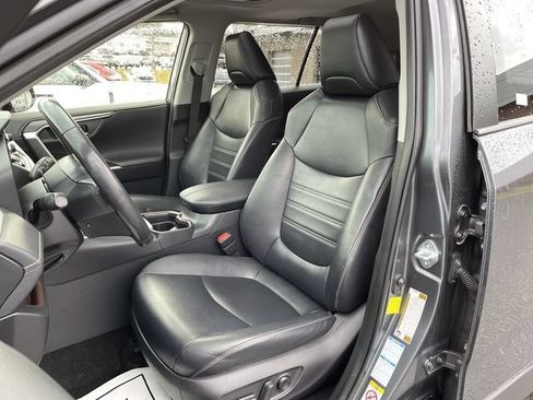 Certified 2019 Toyota RAV4 Limited w/ Carpet Mat Package AWD/4WD image 14