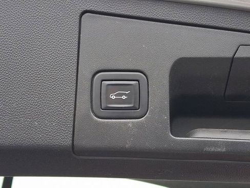 Used 2021 Cadillac XT4 Luxury w/ Trailering Package AWD/4WD image 29