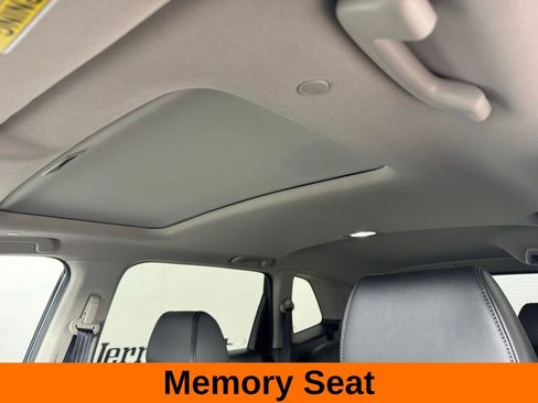 Used 2025 Honda CR-V EX-L image 13
