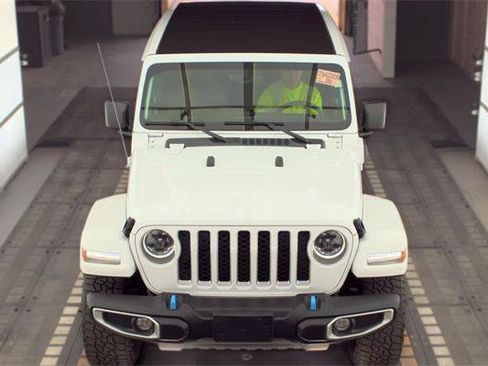 Used 2023 Jeep Wrangler Unlimited Sahara w/ Cold Weather Group AWD/4WD image 2
