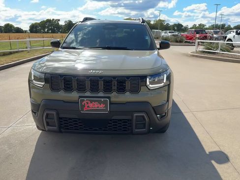 Used 2026 Jeep Cherokee Laredo AWD/4WD image 4
