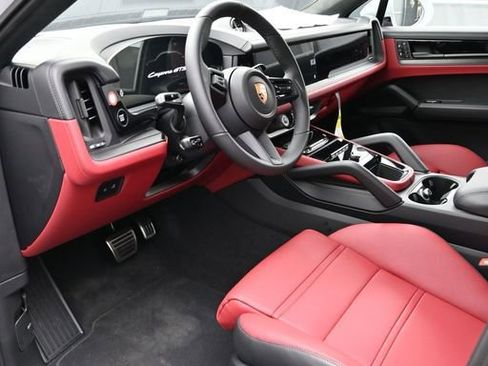 Used 2026 Porsche Cayenne GTS image 4