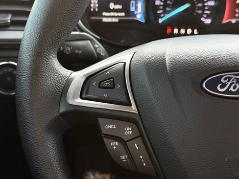 Used 2019 Ford Fusion SE FWD image 24