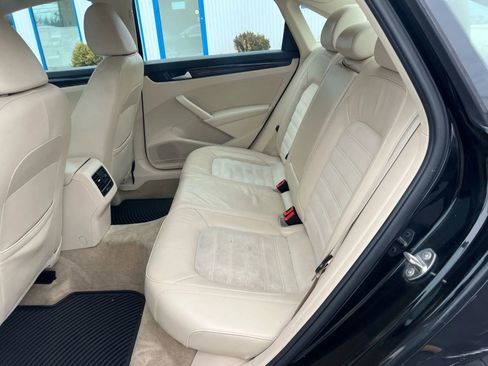 Used 2015 Volkswagen Passat 1.8T SEL Premium image 10