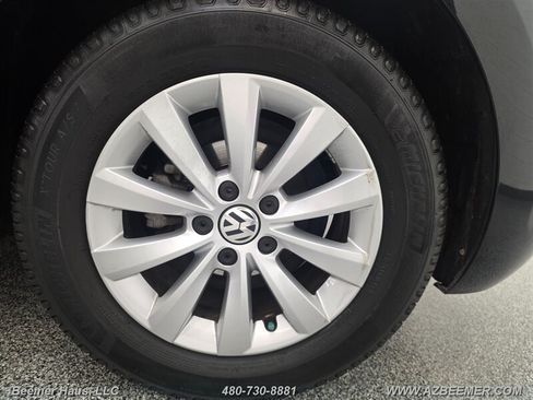 Used 2019 Volkswagen Beetle 2.0T FWD image 23
