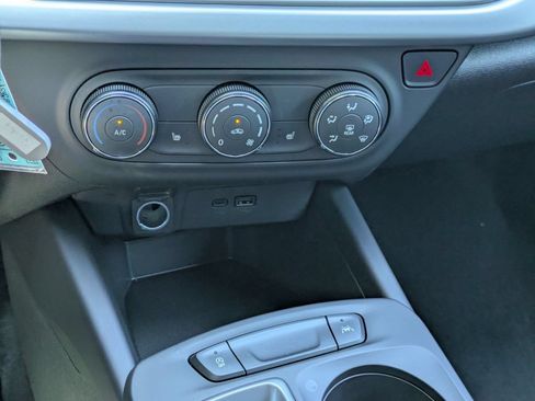 New 2026 Chevrolet Trax RS w/ Sunroof Package FWD image 18