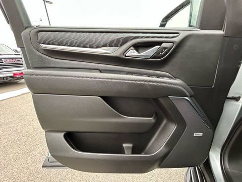 Used 2023 GMC Yukon XL Denali image 33