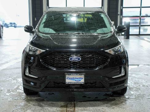Used 2023 Ford Edge ST image 2