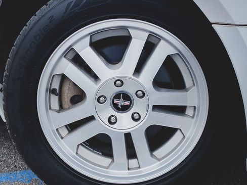 Used 2007 Ford Mustang GT RWD image 2