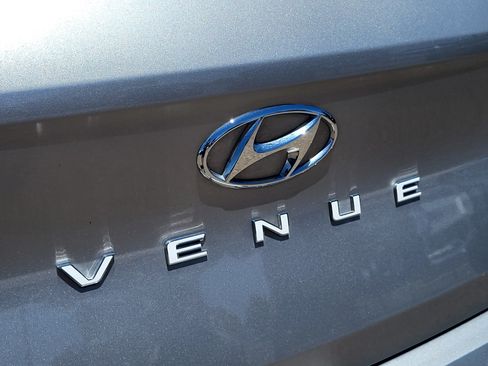 Used 2025 Hyundai Venue SEL FWD image 7