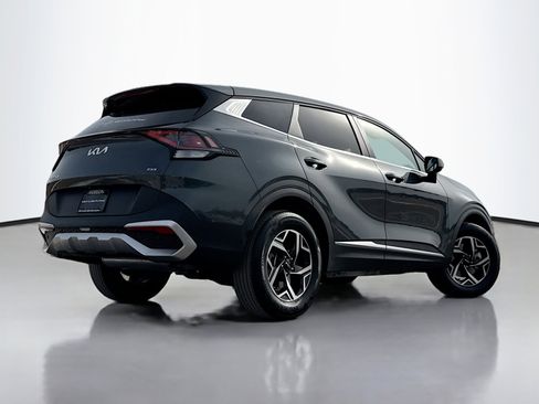 Used 2023 Kia Sportage LX image 2
