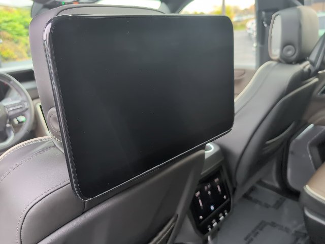 Used 2026 GMC Yukon XL Denali Ultimate w/ LPO, Floor Liner Package AWD/4WD image 36