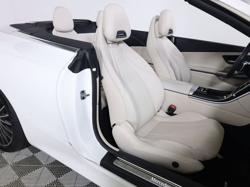 Used 2025 Mercedes-Benz CLE 450 4MATIC Cabriolet image 79