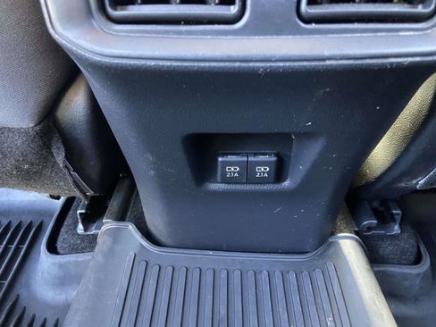 Used 2020 Toyota RAV4 XLE image 15