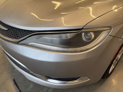 Used 2016 Chrysler 200 Limited w/ Convenience Group image 10