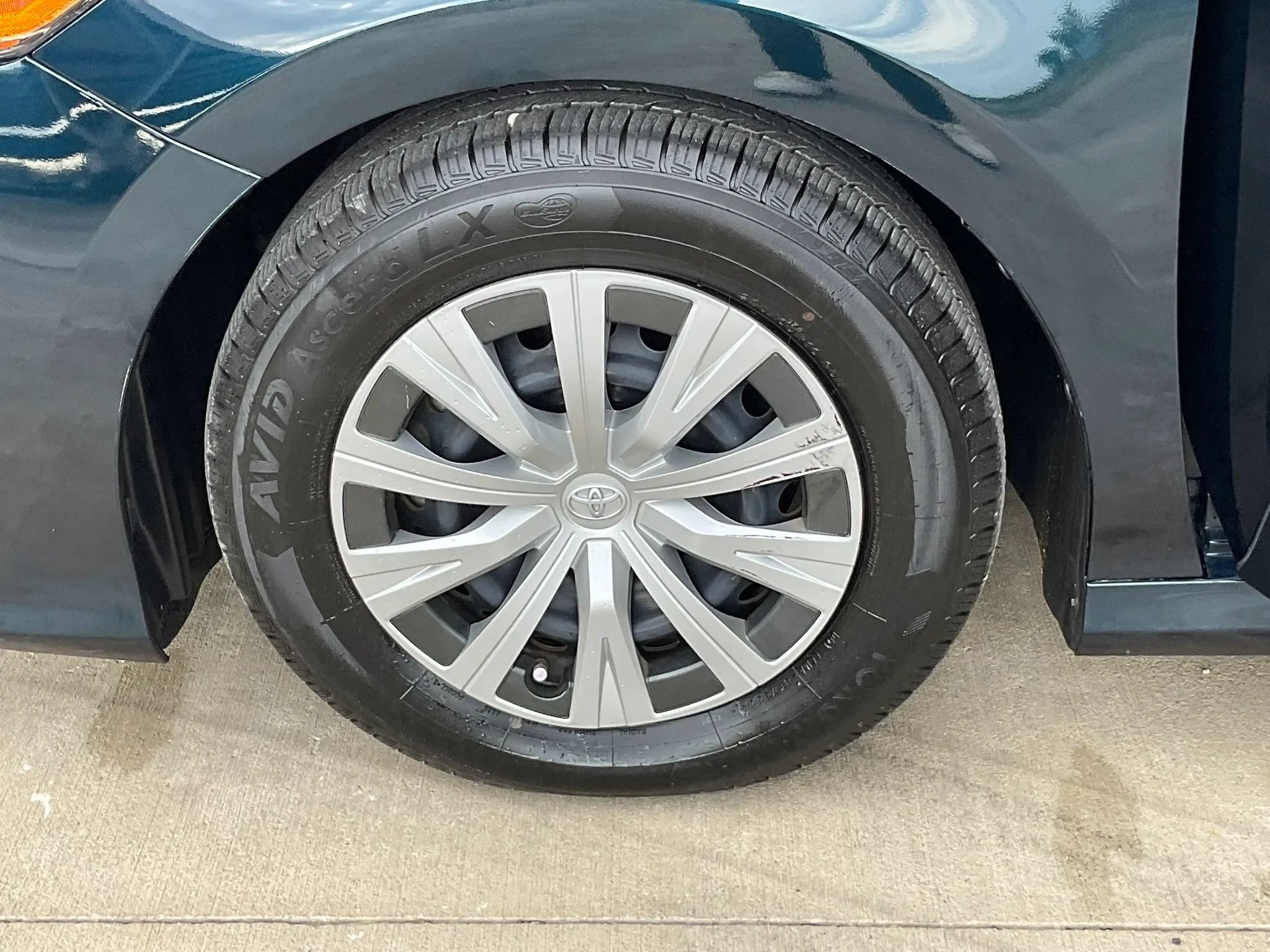Used 2018 Toyota Camry LE w/ Audio Package FWD image 33