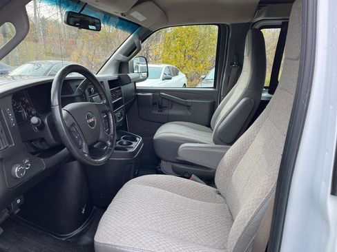 Used 2022 GMC Savana 2500 Extended w/ Enhanced Convenience Package image 7