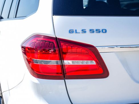 Used 2019 Mercedes-Benz GLS 550 4MATIC image 9