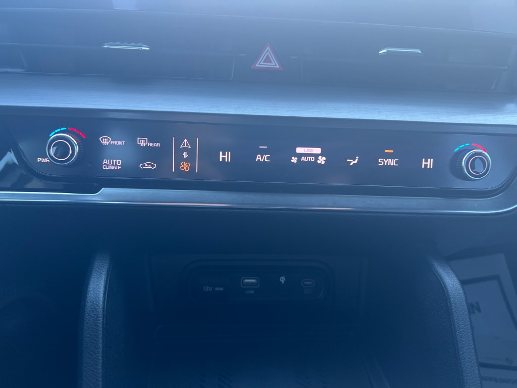 Used 2024 Kia Sportage EX FWD image 18