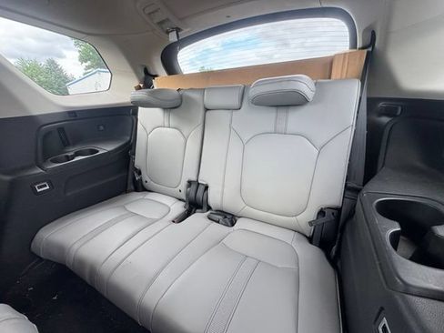 Used 2023 Honda Pilot EX-L image 12