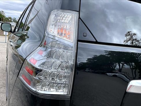 Used 2023 Lexus GX 460 Premium w/ Premium Package image 29