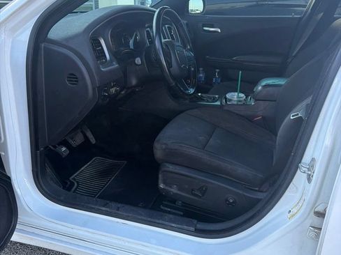 Used 2019 Dodge Charger SXT w/ Blacktop Package RWD image 10