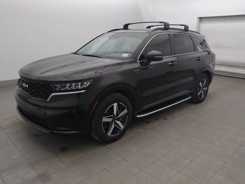 Used 2022 Kia Sorento S w/ Panoramic Sunroof Package FWD image 2