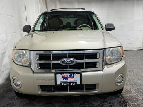 Used 2010 Ford Escape XLT image 2