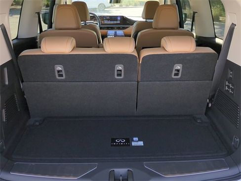 New 2026 INFINITI QX80 Luxe w/ Cargo Package image 13