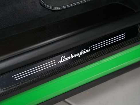 Used 2023 Lamborghini Urus Performante image 42