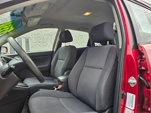 Used 2005 Pontiac Vibe FWD image 18
