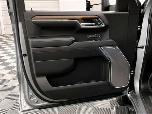 Used 2024 Chevrolet Silverado 1500 High Country w/ High Country Premium Package image 19