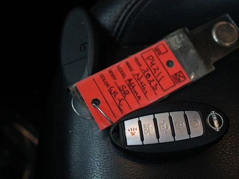 Used 2023 Nissan Altima 2.5 SR AWD/4WD image 32