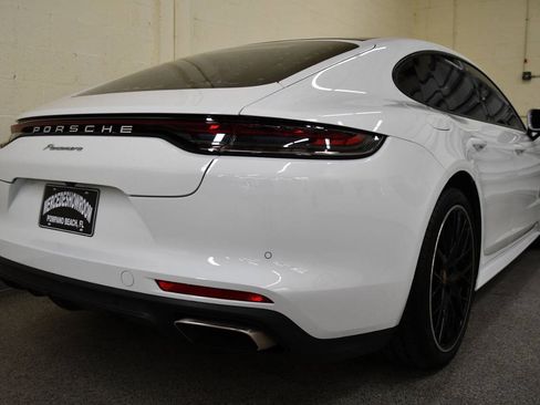 Used 2021 Porsche Panamera RWD image 8