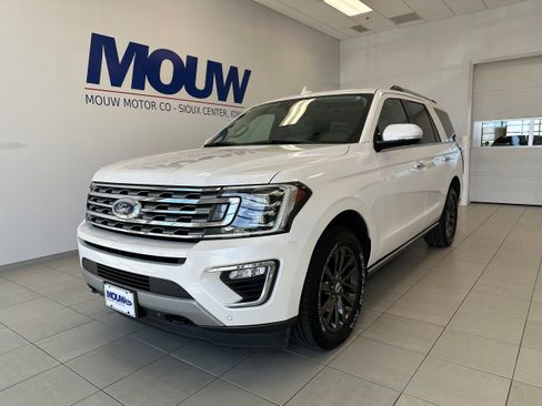 Used 2019 Ford Expedition Limited w/ Equipment Group 301A AWD/4WD image 2