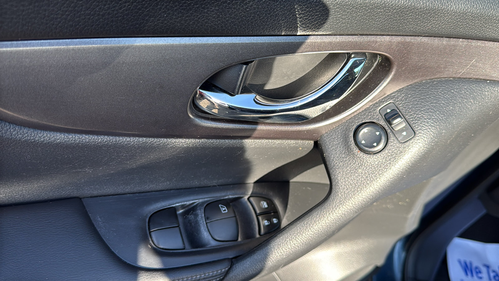 Used 2015 Nissan Rogue SV w/ SV Premium Package AWD/4WD image 7