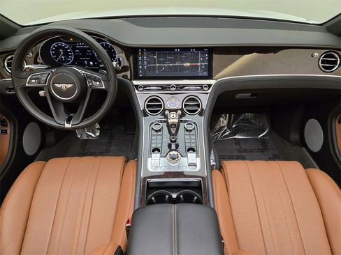 Used 2020 Bentley Continental GT image 4