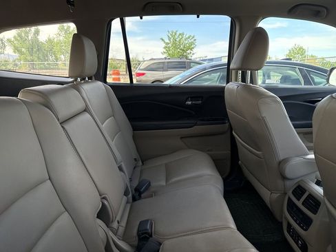 Used 2018 Honda Pilot Touring image 4