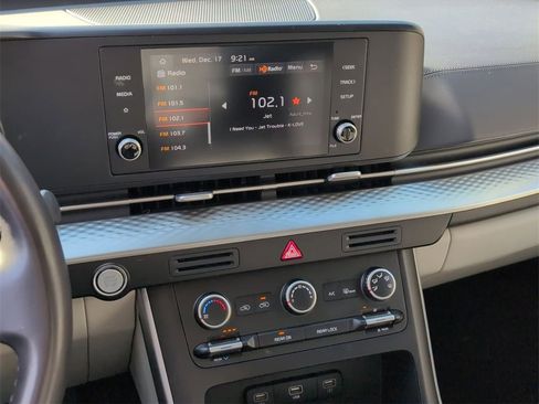 Certified 2024 Kia Carnival LX image 12