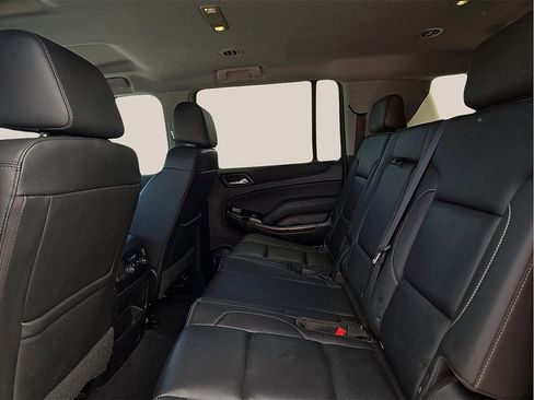 Used 2019 Chevrolet Suburban LT image 10