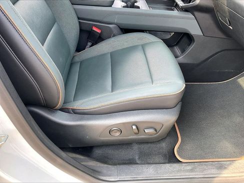 Used 2024 GMC Acadia AT4 AWD/4WD image 39