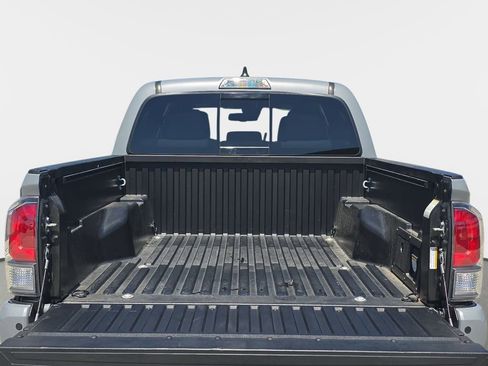 Used 2021 Toyota Tacoma TRD Sport w/ Technology Package image 14