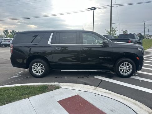 Used 2024 Chevrolet Suburban LT AWD/4WD image 6