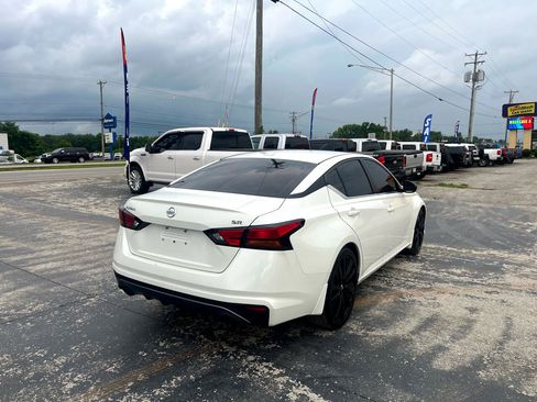 Used 2019 Nissan Altima 2.5 SR w/ SR Premium Package image 3