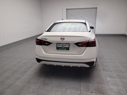 Used 2025 Nissan Altima 2.5 SV FWD image 7