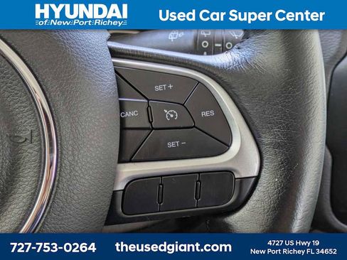 Used 2018 Jeep Renegade Latitude w/ Cold Weather Group AWD/4WD image 33