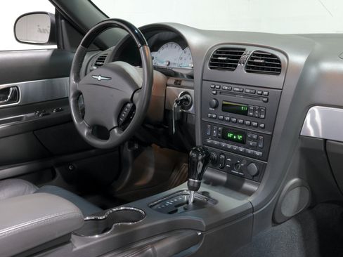 Used 2002 Ford Thunderbird image 30