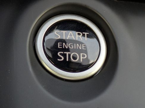 New 2025 Nissan Kicks Play S image 27