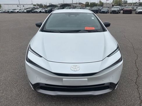 Used 2023 Toyota Prius XLE image 8